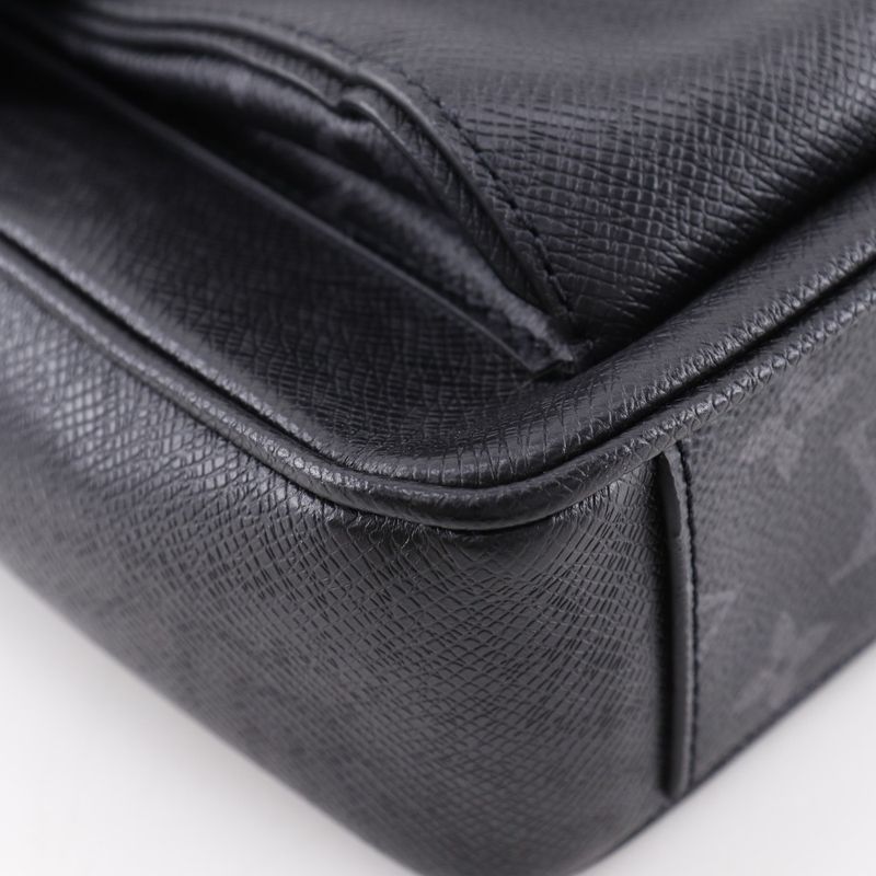 Louis Vuitton Taiga Llama Messenger Bag M30746 Taiga X Monogram Eclipse Canvas