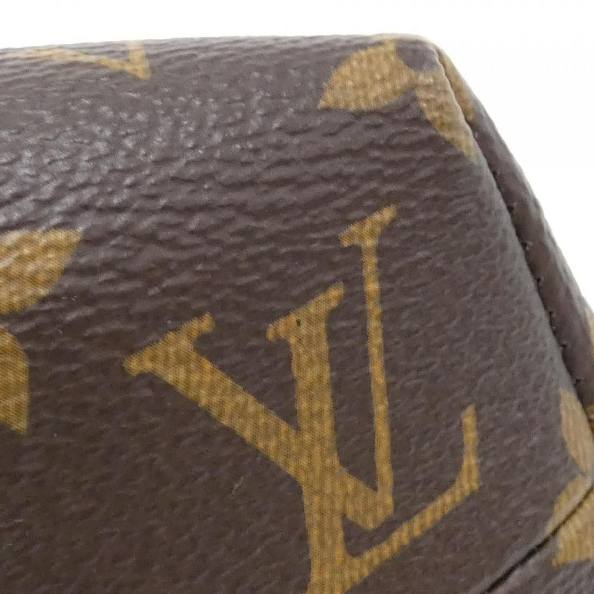 Louis Vuitton Monogram Clutch Canvas Gold — view 3