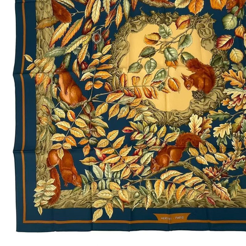 Hermes Carre 90 Casse Noisette Nutcracker Squirrel Pattern Nuts Scarf Silk Navy