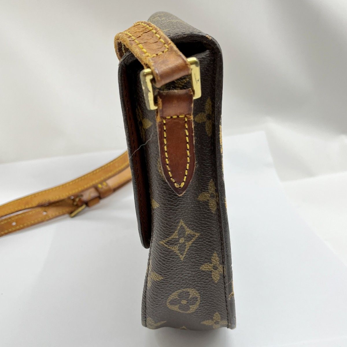 Louis Vuitton Shoulder Bag Monogram Saint-Cloud Mold Strap Deterioration