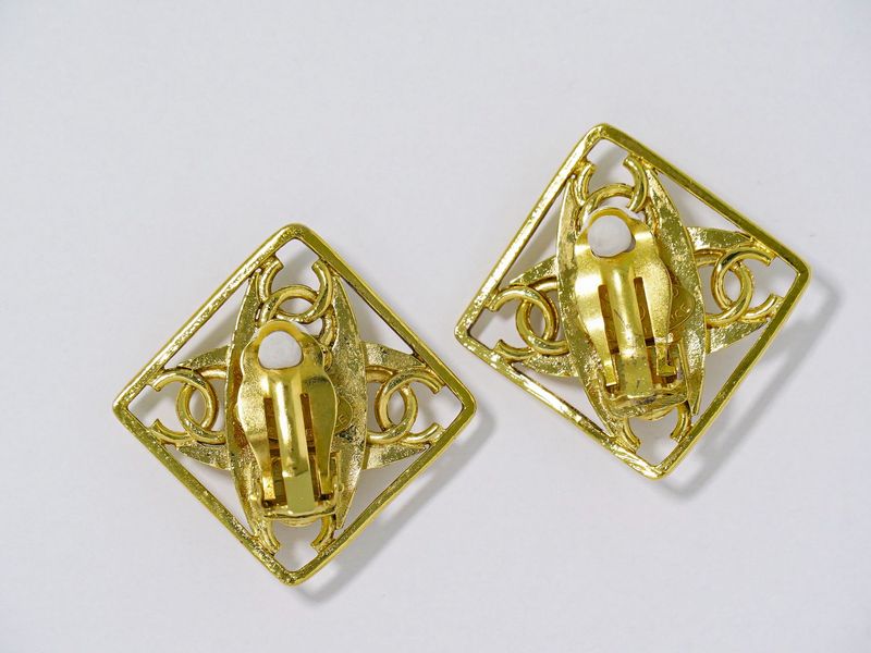 Authentic Chanel Coco Mark Faux Pearl Earrings GP Gold Plated White Coco Mark