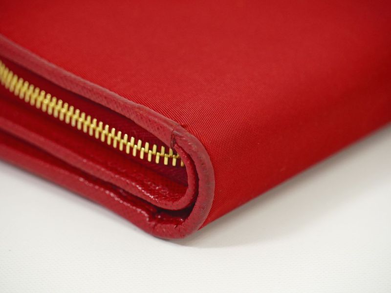 Authentic Prada Nylon Fold Wallet Compact Wallet Red Wallet Pre-owned [follow-up