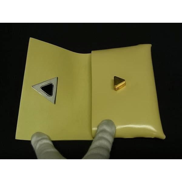 Bottega Veneta Coin Case Triangle Pastel Yellow Leather Turnlock — view 4