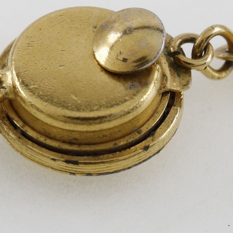 Chanel Long Chain Vintage Gold Plated Ladies 90.2g Necklace