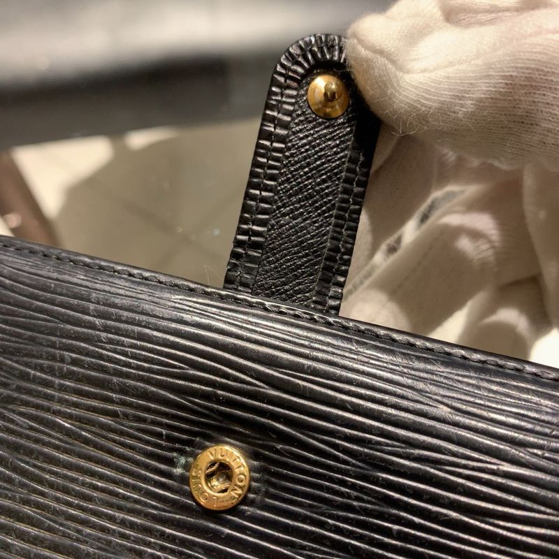 ◎authentic Louis Vuitton Epi Bifold Compact Wallet