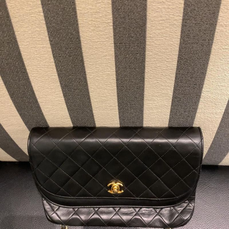 ◎ Authentic Chanel Half Moon Shoulder Bag Lambskin Black