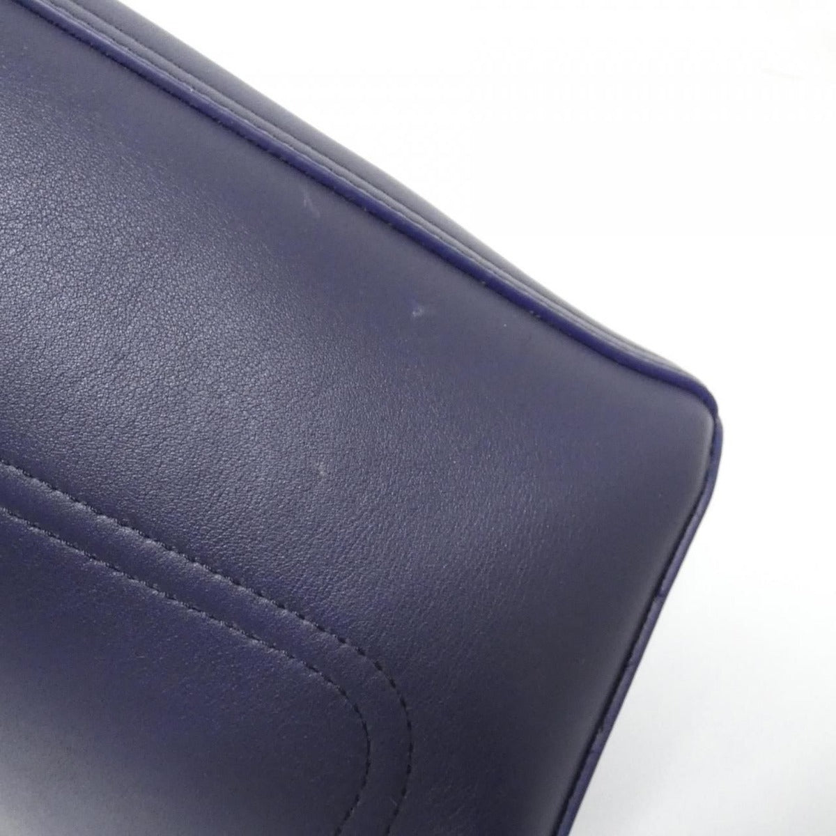 Loewe Pebble Bucket Bag Mini — view 6