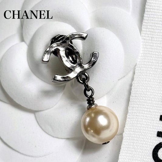 Chanel Pearl Earrings One Ear Silver Coco Mark with Claw