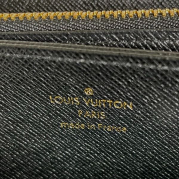Louis Vuitton M69353 Monogram Giant Reverse Zippy Wallet