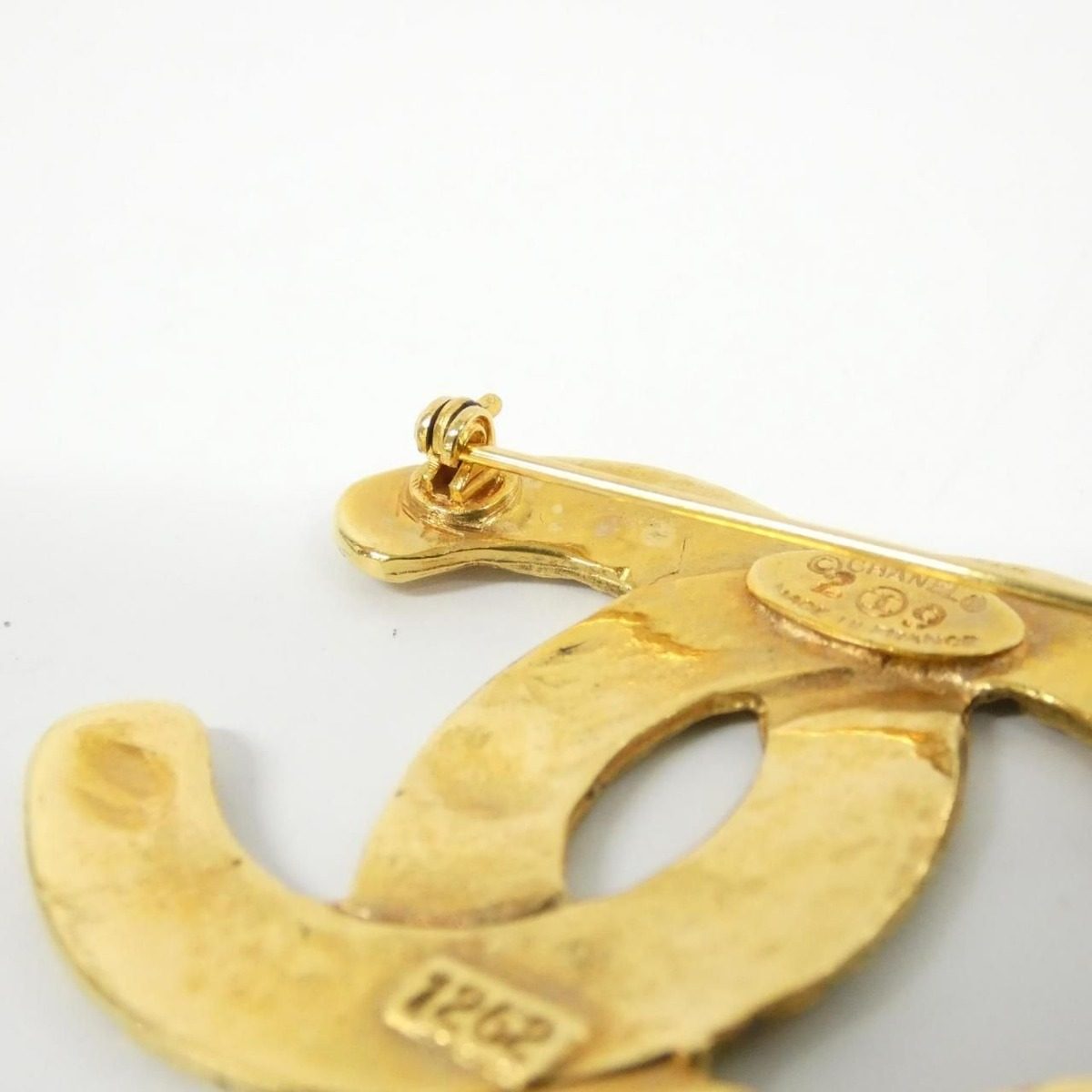 Chanel Vintage Brooch Gold — view 3