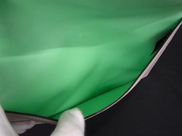 Fendi FF Diamond Leather Clutch Bag Second Bag Green And Light Beige Fa3647