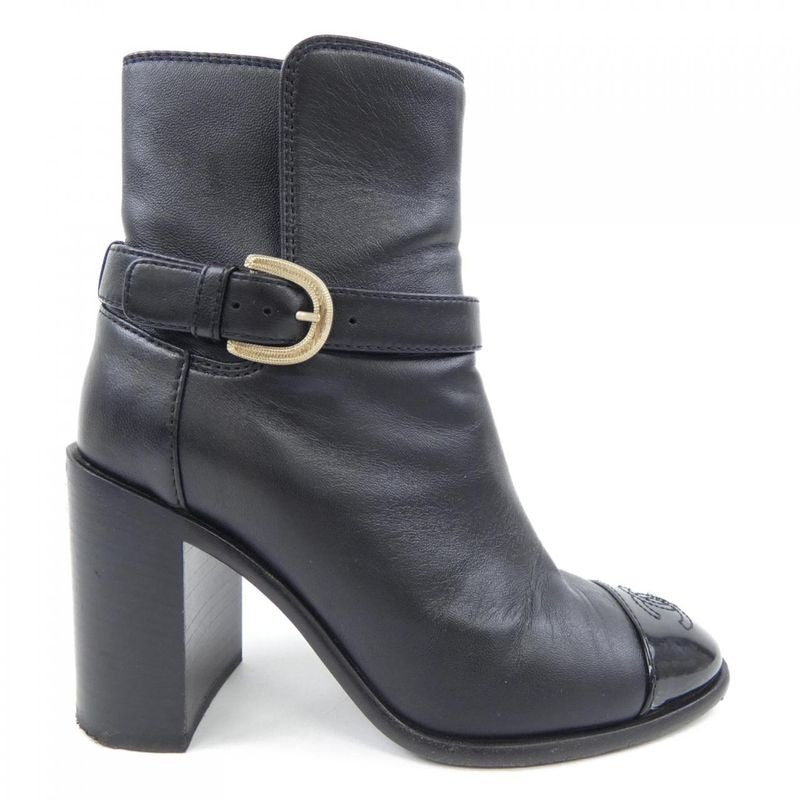 Chanel Size 35 Patent Black Boots
