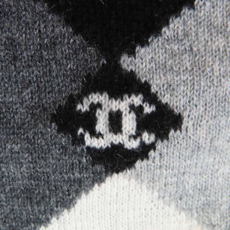 CHANEL P71459 100% Cashmere With Coco Mark Plate Coco Mark Diamond Pattern