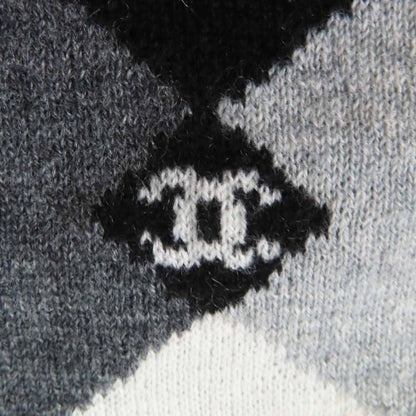 CHANEL P71459 100% Cashmere With Coco Mark Plate Coco Mark Diamond Pattern