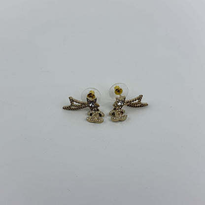 Chanel CC Logo Star Motif Earrings Gold Vintage