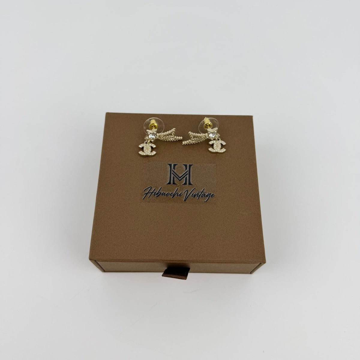 Chanel CC Logo Star Motif Earrings Gold Vintage — view 2