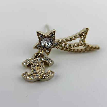 Chanel CC Logo Star Motif Earrings Gold Vintage — view 5