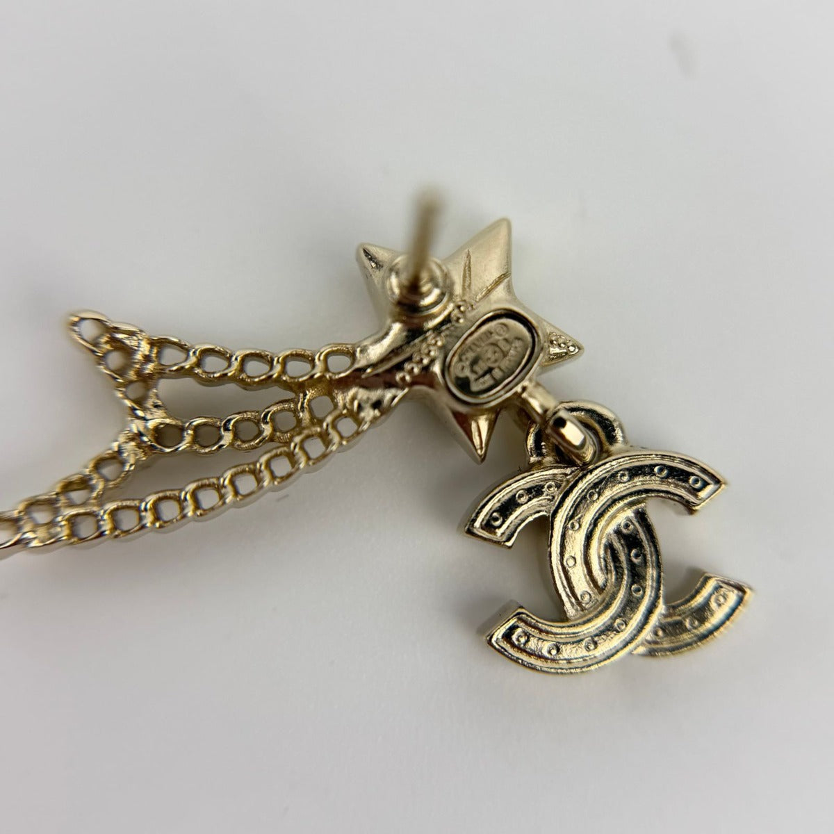 Chanel CC Logo Star Motif Earrings Gold Vintage — view 7