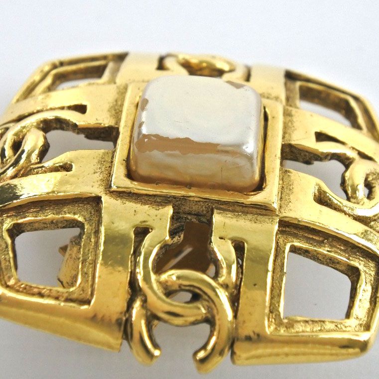 Chanel Coco Mark Vintage Gold Plated Gold 23 Ladies 23g Earrings