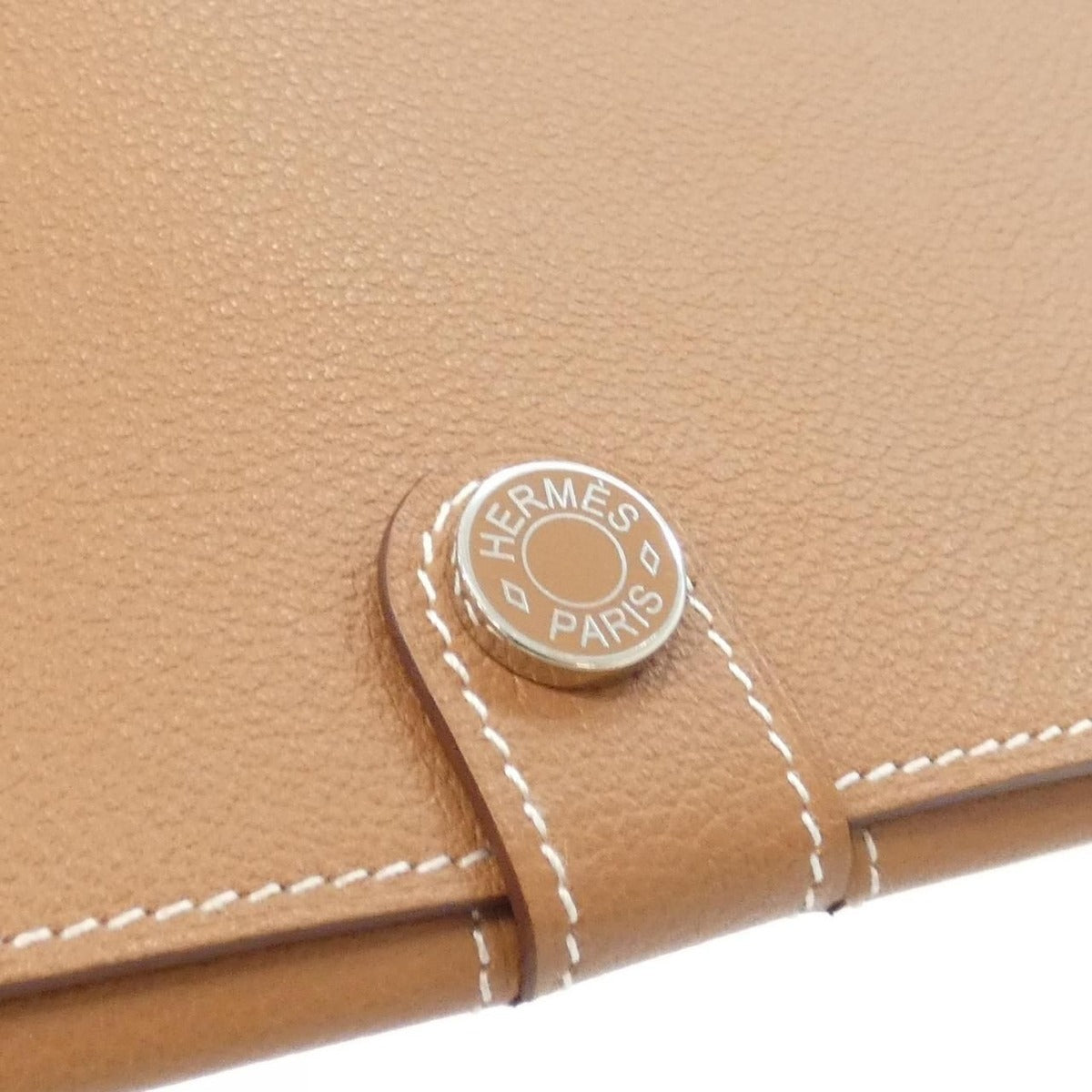 Hermes Toutenmain Billfold Gold — view 3