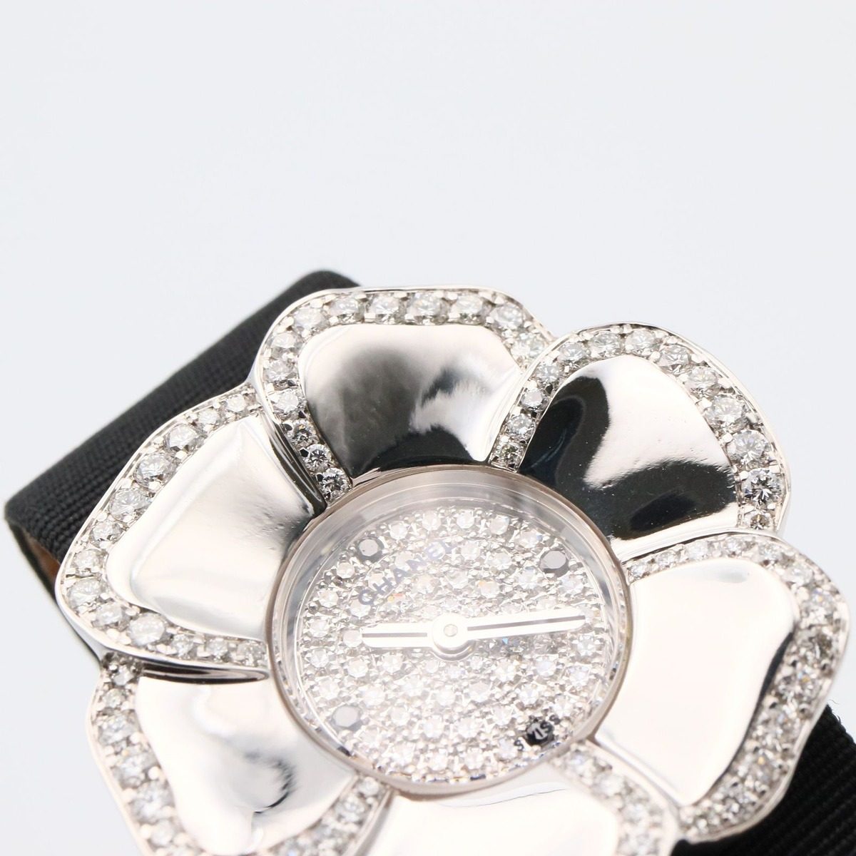 Chanel Watch Camellia Diamond 18k White Gold Leather — view 10