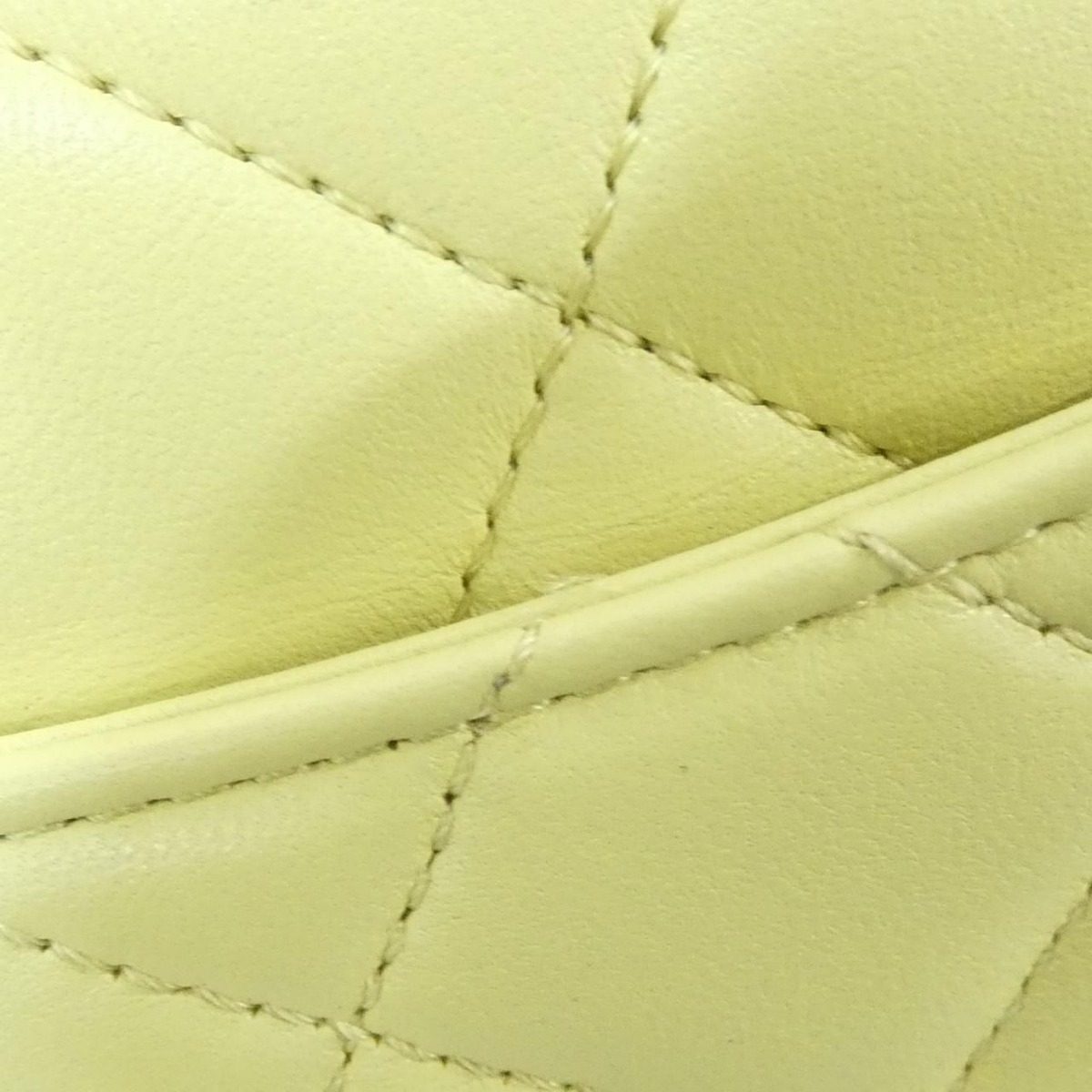 Chanel Bag Handbag Yellow — view 4