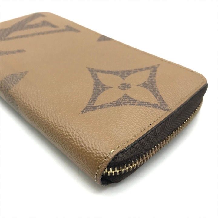Louis Vuitton Monogram Giant Reverse Zippy Wallet