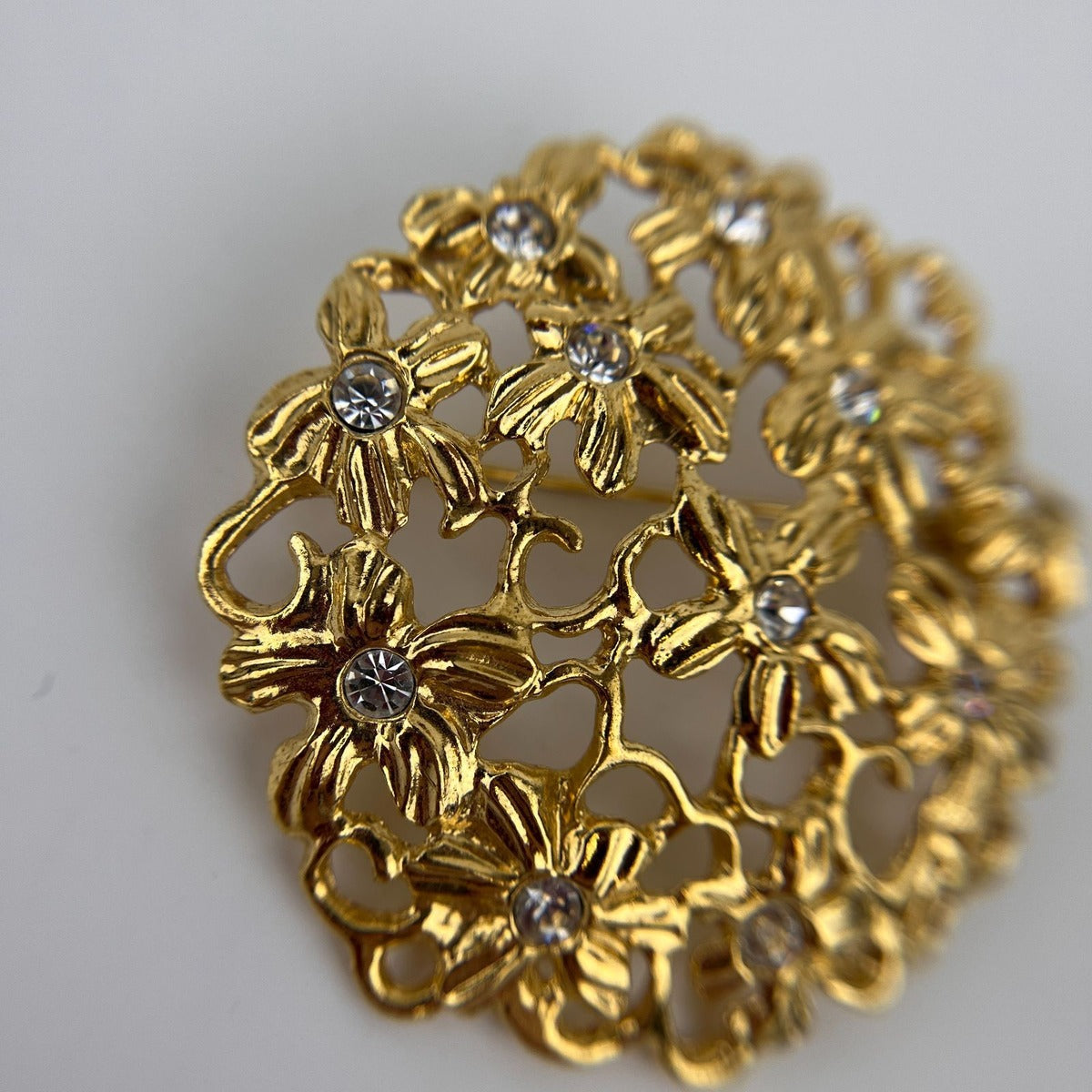 Saint Laurent Yves Brooch Gold Vintage — view 5