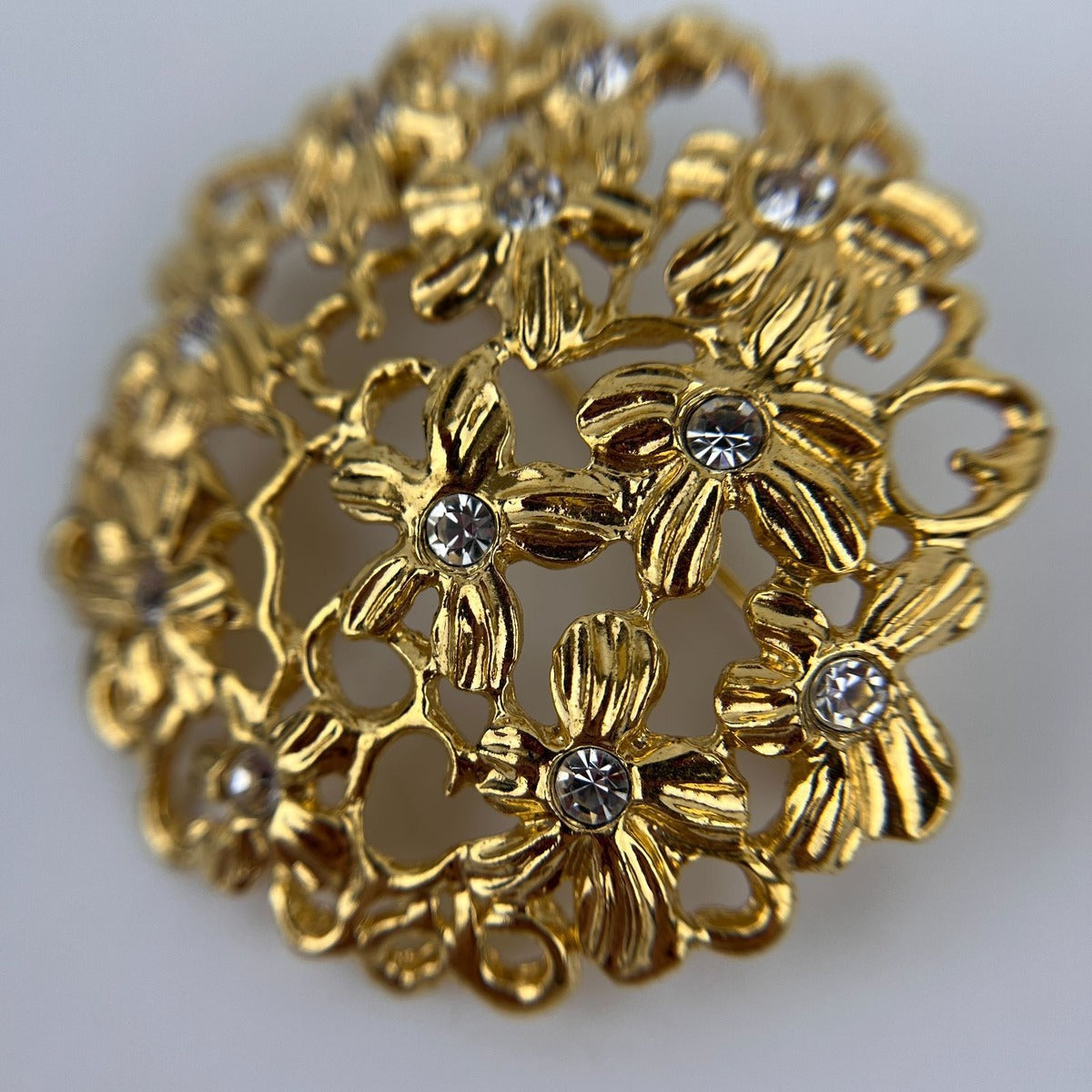 Saint Laurent Yves Brooch Gold Vintage — view 6