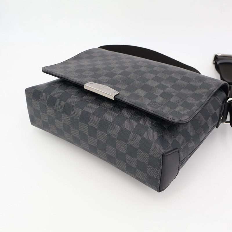 Louis Vuitton N40349 Damier Graphite Crossbody District PM NV2 Shoulder Bag