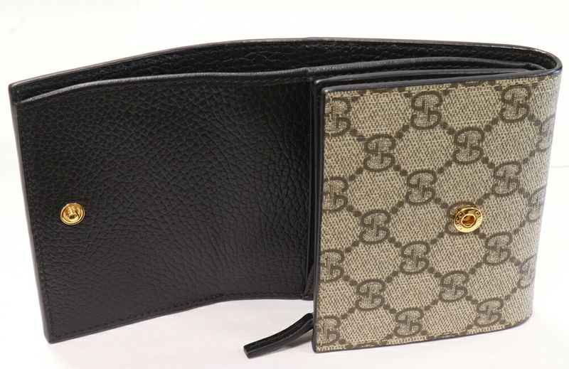 Gucci L Shaped Zipper Fold Wallet With Coin Purse GG Supreme Bi-color Medium