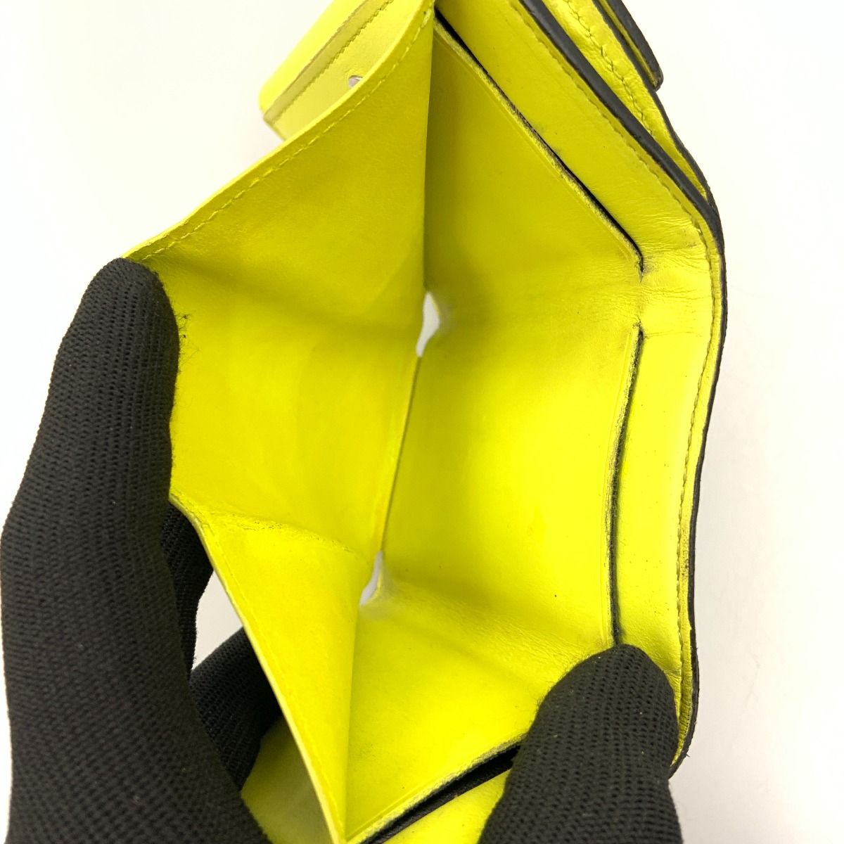 Louis Vuitton M67629 Yellow
