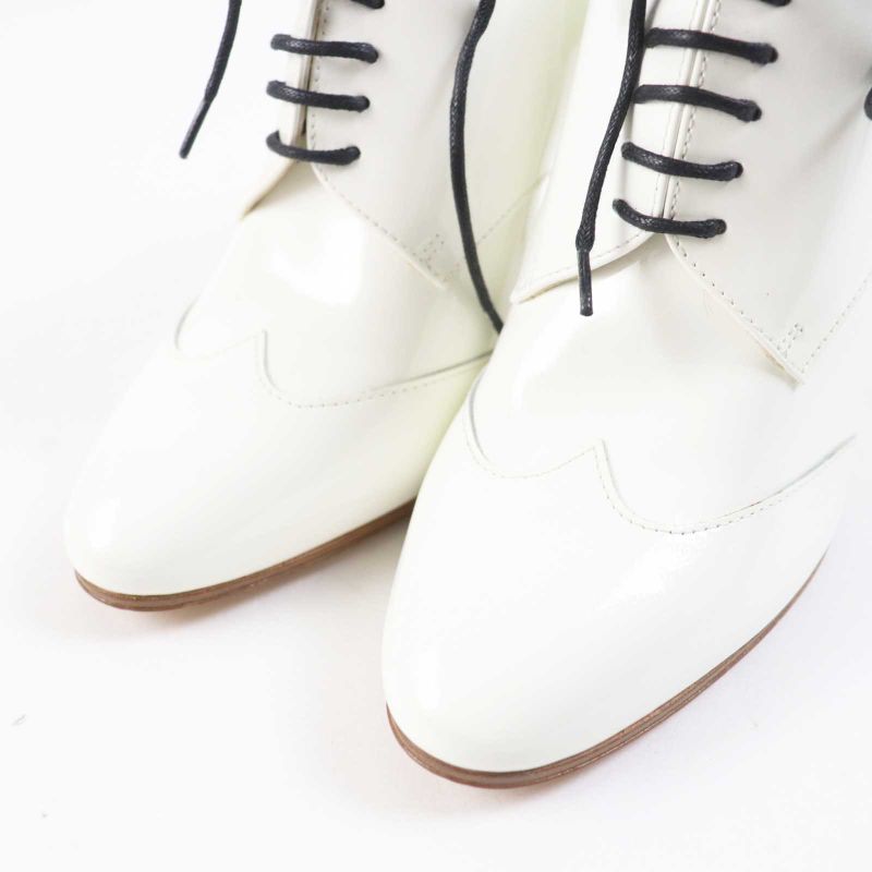 CHANEL 17A G33057 Lace-up Patent Leather Booties With Coco Mark White Gold