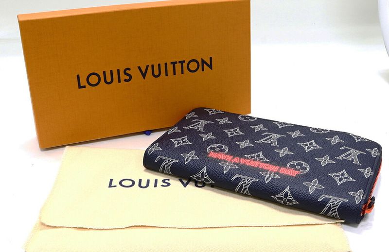 Louis Vuitton Round Zipper Long Wallet With Change Pocket Monogram Ink Upside