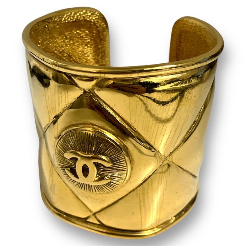 Chanel Vintage Coco Mark Big Bangle Unisex Gold