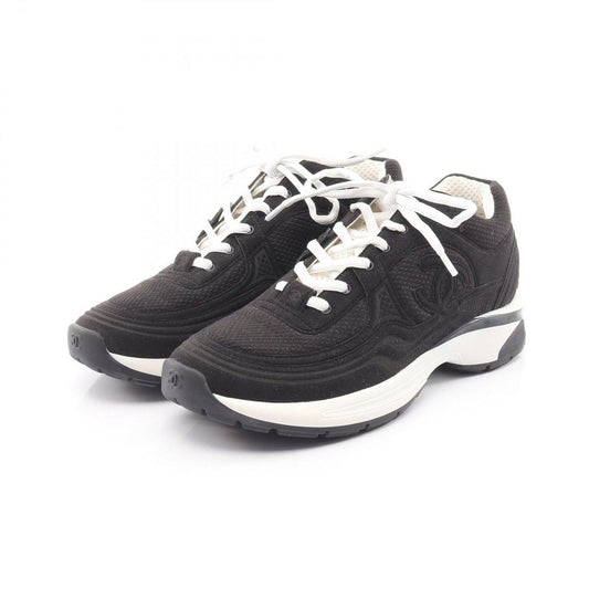 Chanel Sneakers CC Logo Suede