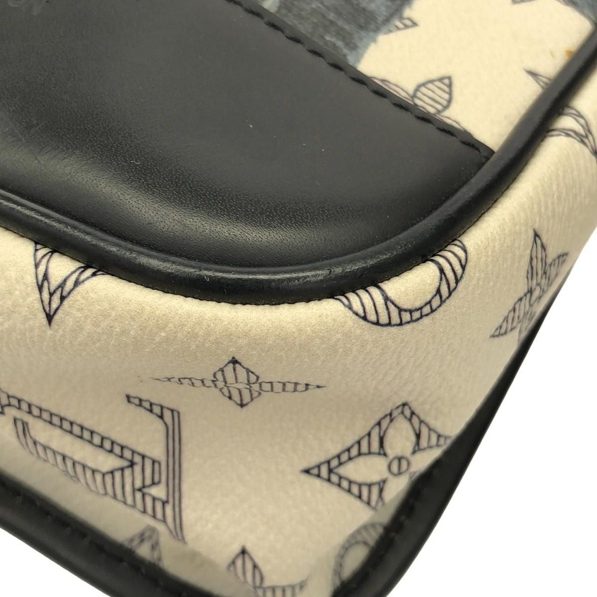 Louis Vuitton Monogram Savannah Messenger BB Shoulder Bag — view 3