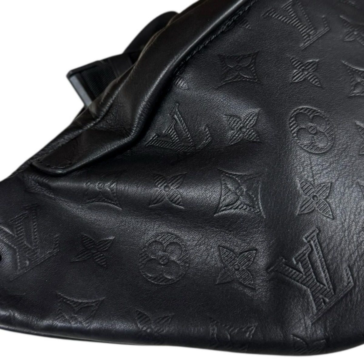 Louis Vuitton Discovery Bum Bag PM Monogram Shadow Leather Black — view 8