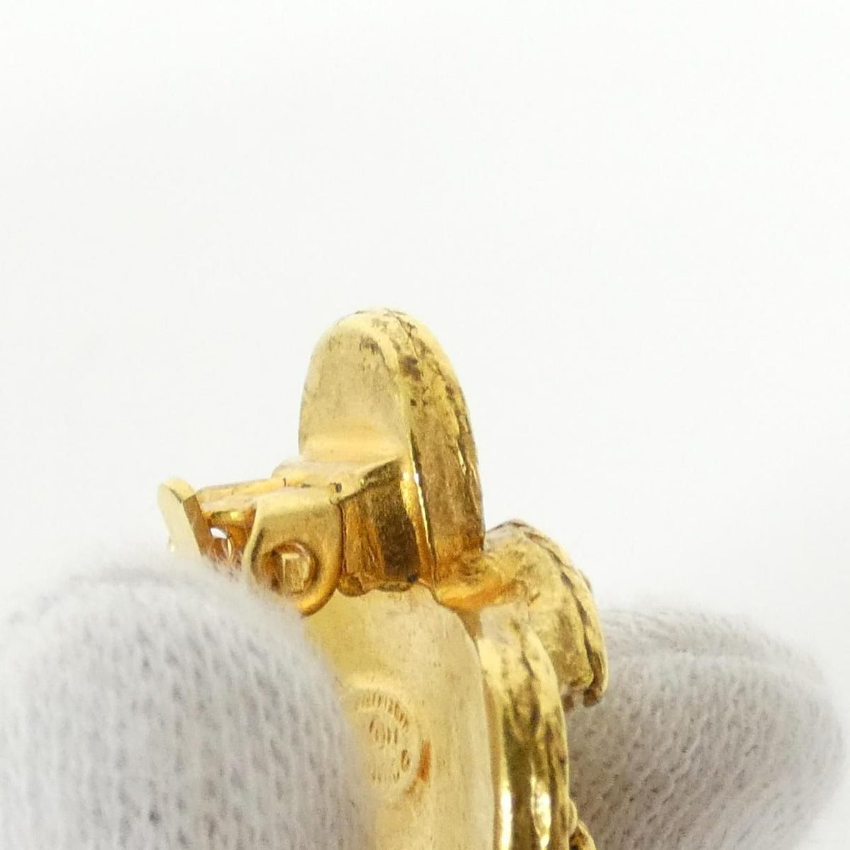 Chanel Vintage Earrings Gold — view 5