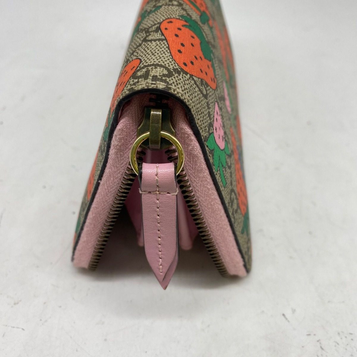Gucci Wallet Round GG Supreme Strawberry — view 7