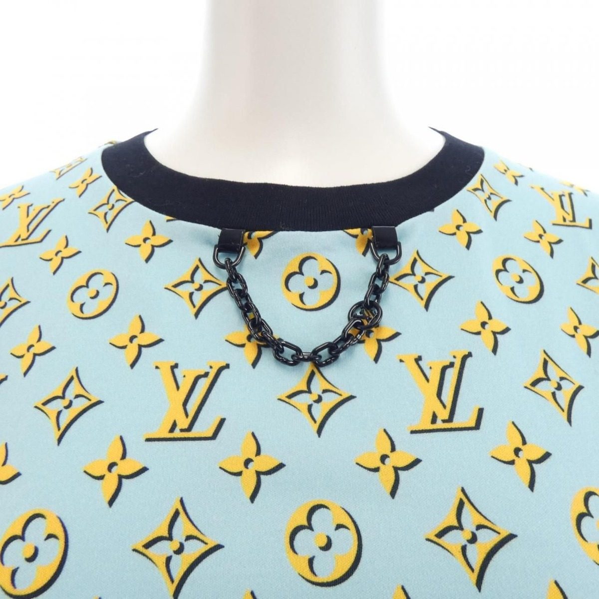 Louis Vuitton Monogram T-Shirt — view 5