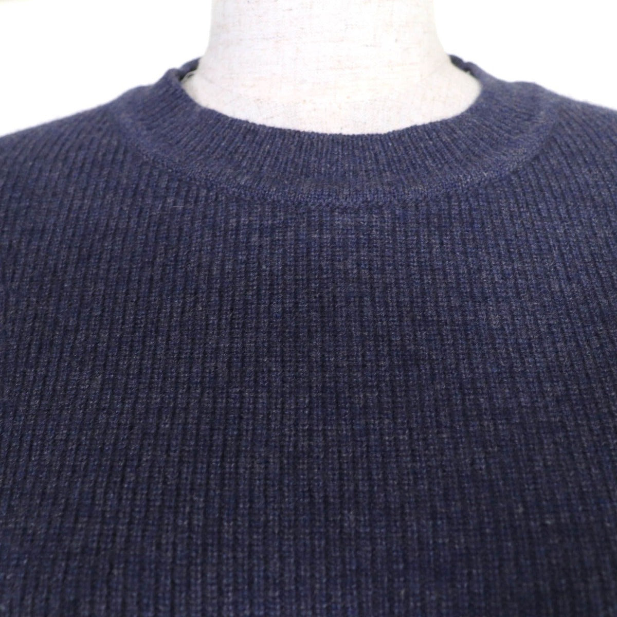 Hermes 24 AW 4 H2600 D1 100% Cashmere Circle Logo Short Sleeve Knit Navy 40 — view 4