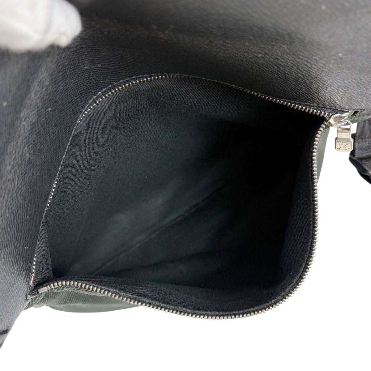 Louis Vuitton Taiga Line Victor Cross Black Khaki Green — view 11