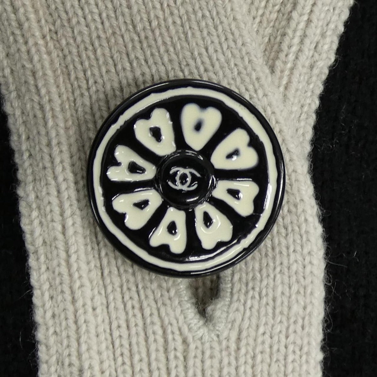 Chanel Cardigan Cashmere Black — view 7