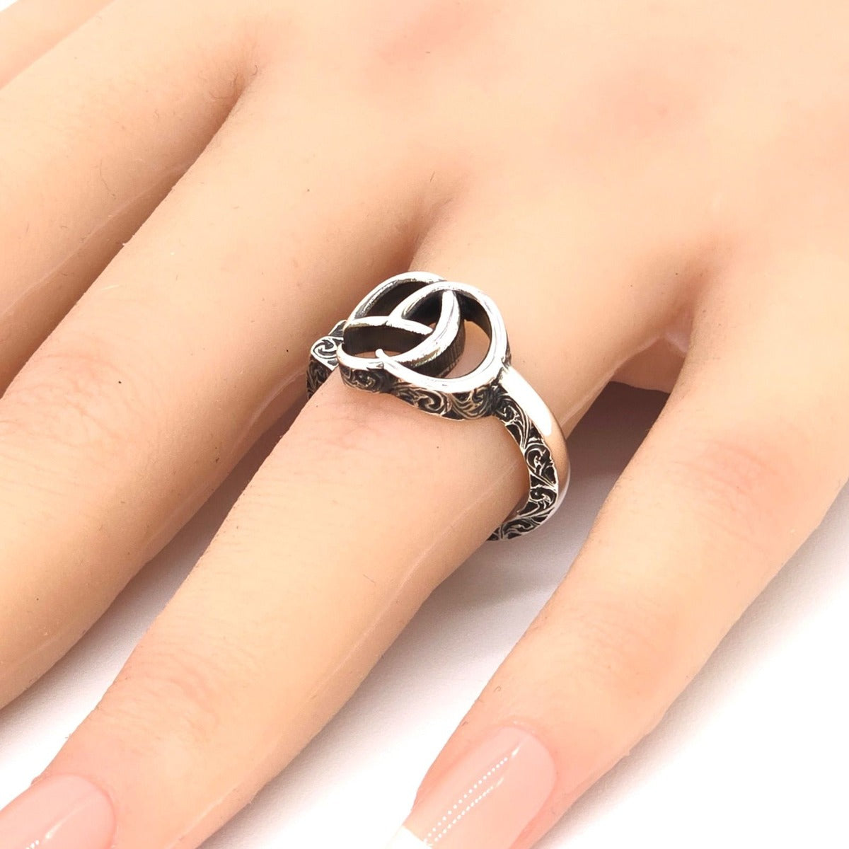 Gucci Double Key Motif Ring Aging Finish Star Silver — view 9