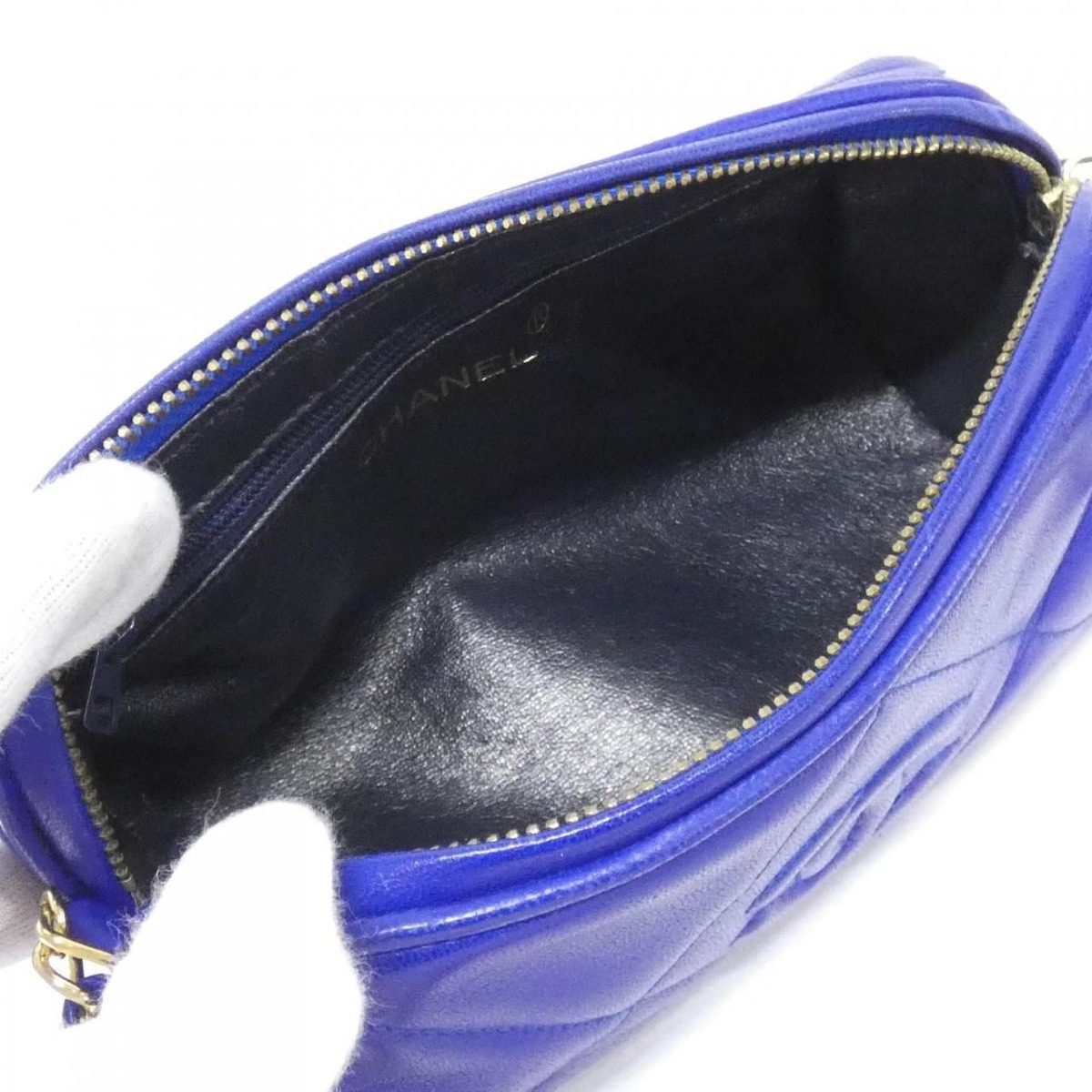 Chanel Vintage Shoulder Bag — view 5