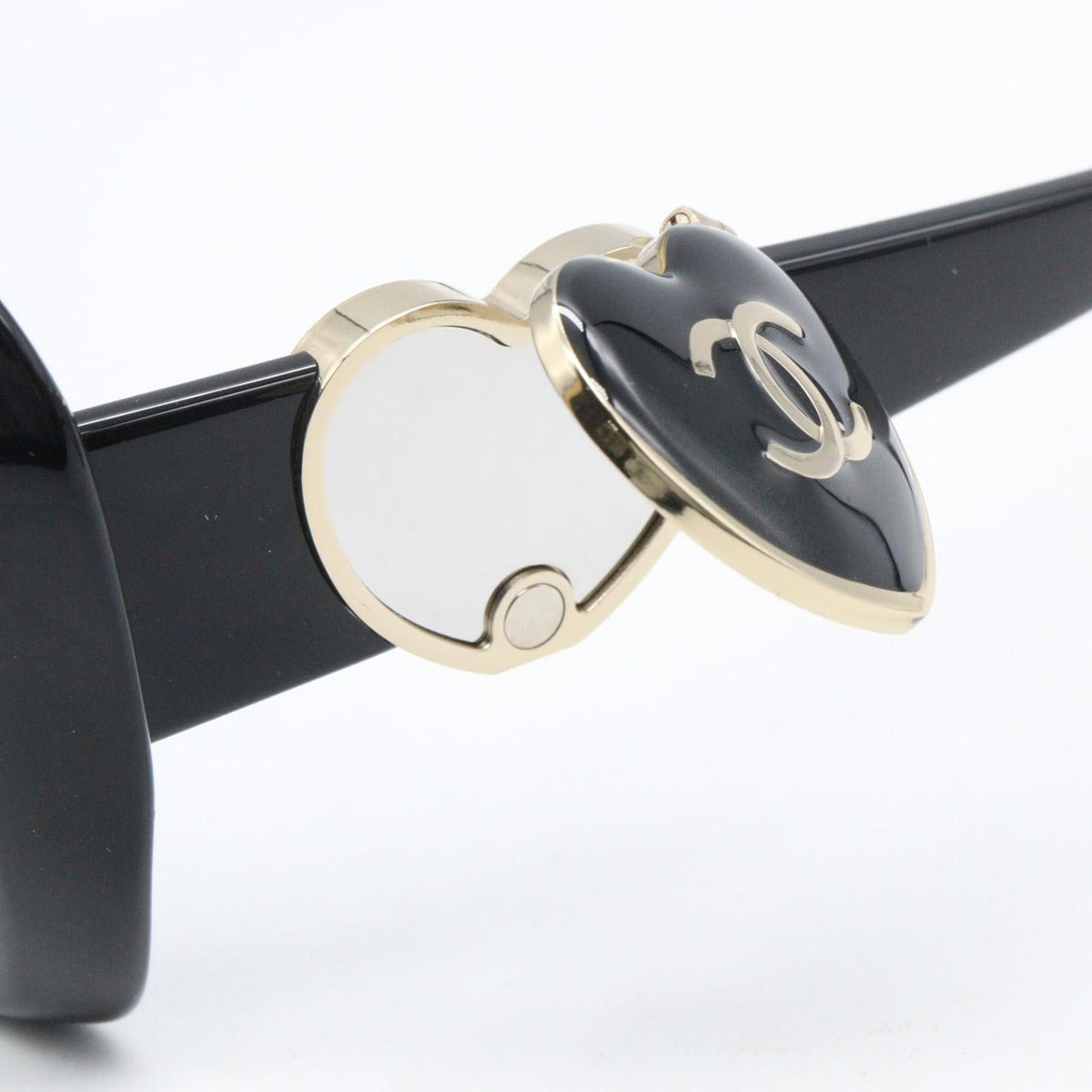 Chanel Sunglasses 622 S6 Black — view 6