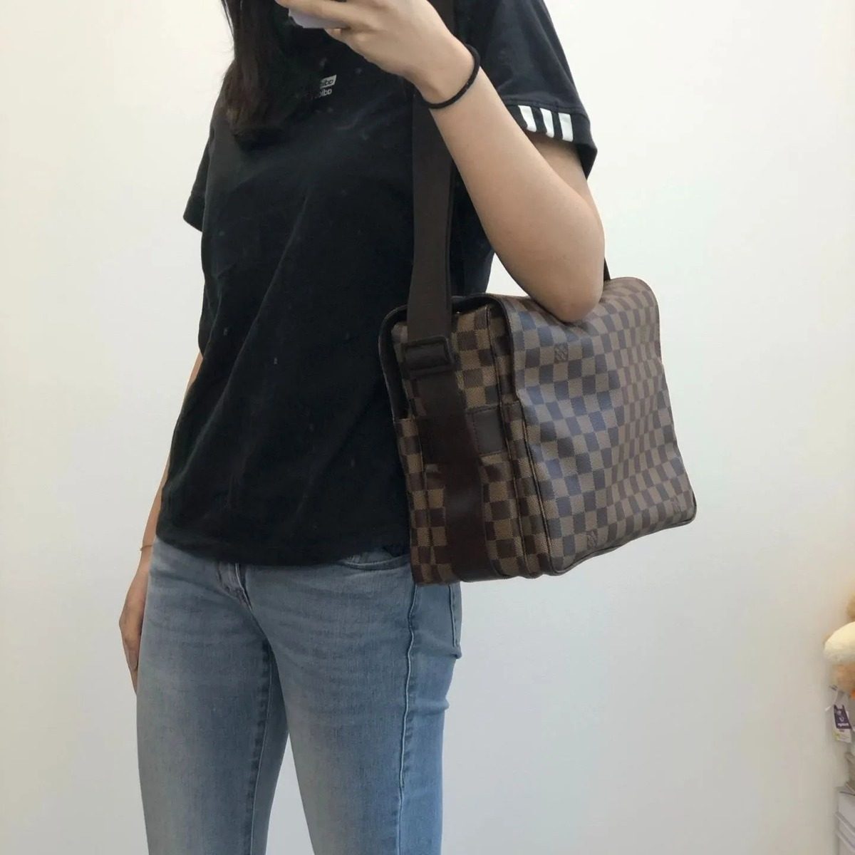 Louis Vuitton Naviglio Damier Ebene Canvas Shoulder Bag Crossbody Brown — view 16