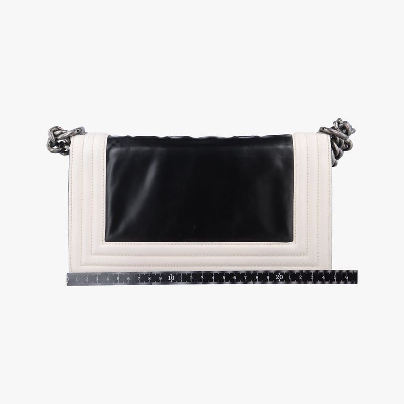 Chanel Boy Chanel Black And White Leather A66713 15641012
