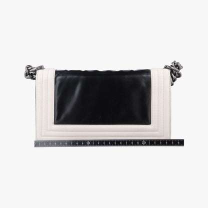 Chanel Boy Chanel Black And White Leather A66713 15641012
